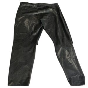 Abercrombie & Finch size XL black & gray yoga pants/ leggings with slit knee